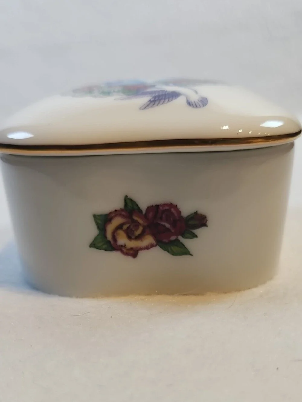 The 1985 Worlds Favorite Love Songs Trinket Box Music Collection 